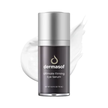 En elegant flaska med grå och transparent design innehållande Ultimate Firming Eye Serum från Dermasof. Flaskan är försedd med en silverfärgad pump. I bakgrunden syns en mjuk, vit krämig textur som ger en känsla av produktens fuktgivande egenskaper.